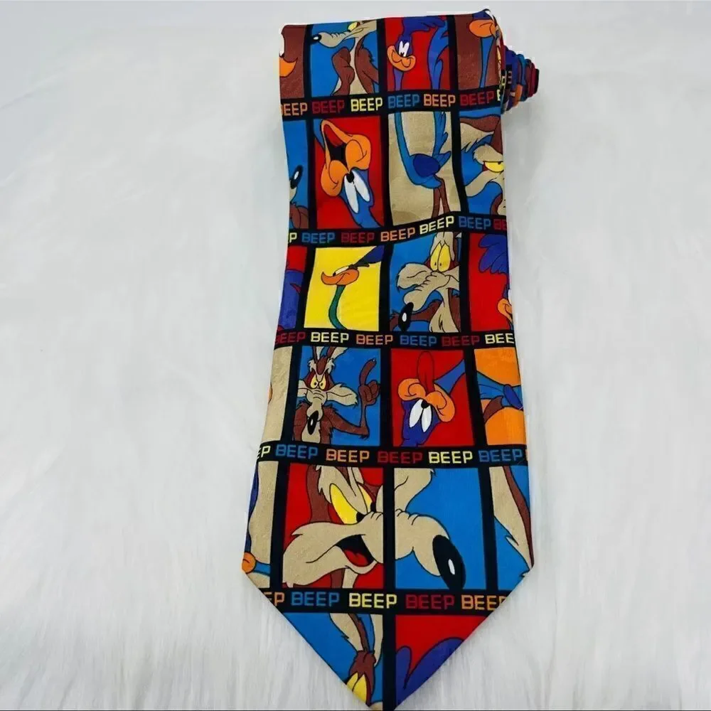 Looney Tunes Vintage 1997 Road Runner Wile E Coyote Men's Novelty Necktie Tie.